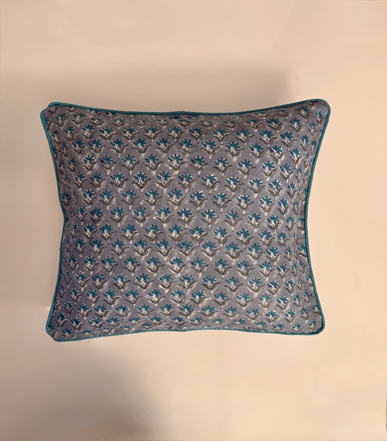 T007_1 Kissenbezug Teal Serenity Mosaic (Teal Whisper Serenity Collection) – Bild 1