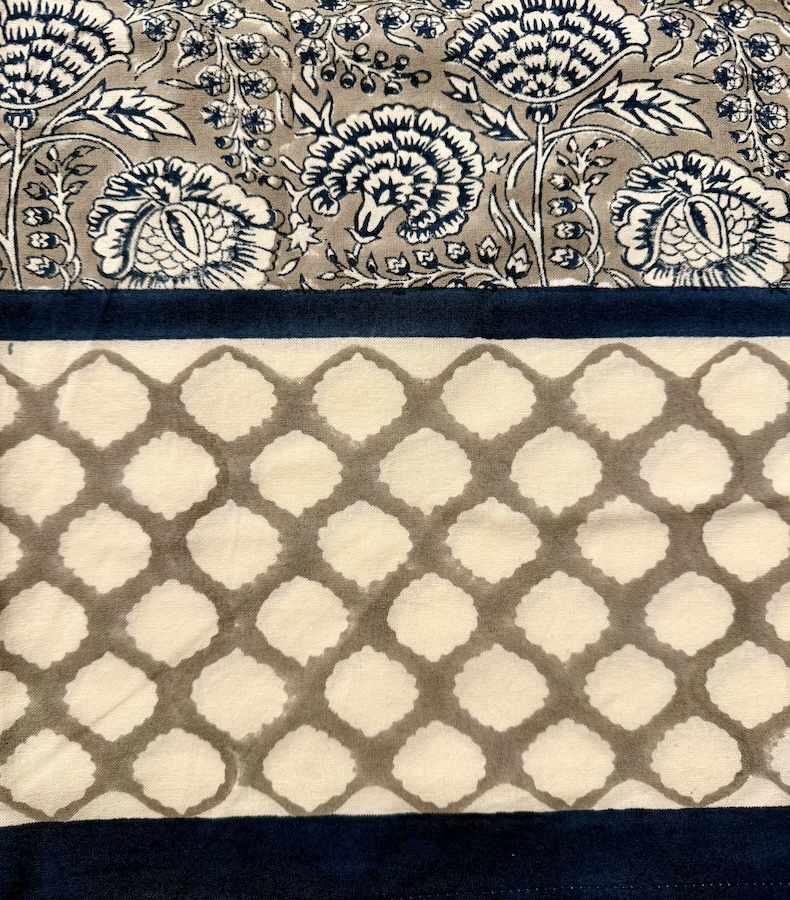 T020_1_1 Tischdecke Indigo Garden Reverie Collection (Grey) – Bild 1