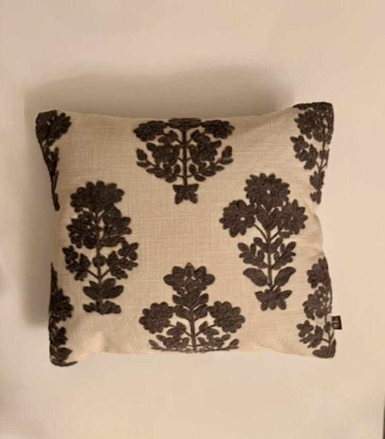 T030_1 Kissenbezug Ivory Garden – Bild 1