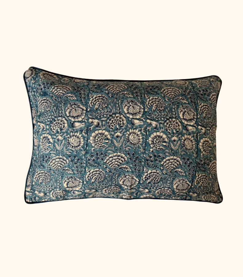 29 Kissenbezug Azure Bloom Teal (Indigo Garden Reverie Collection) designed by Nikisha – Bild 1